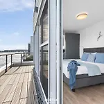 Sea Lounge